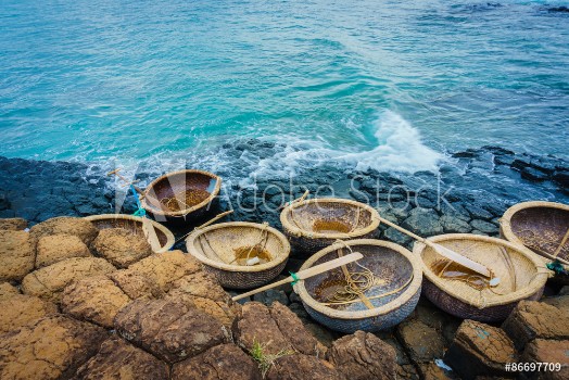 Picture of GanhDaDia giants causeway and coracles